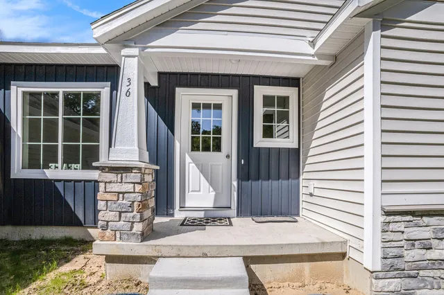 $419,500 | 36 South Yankee Springs Road, Middleville, MI 49333