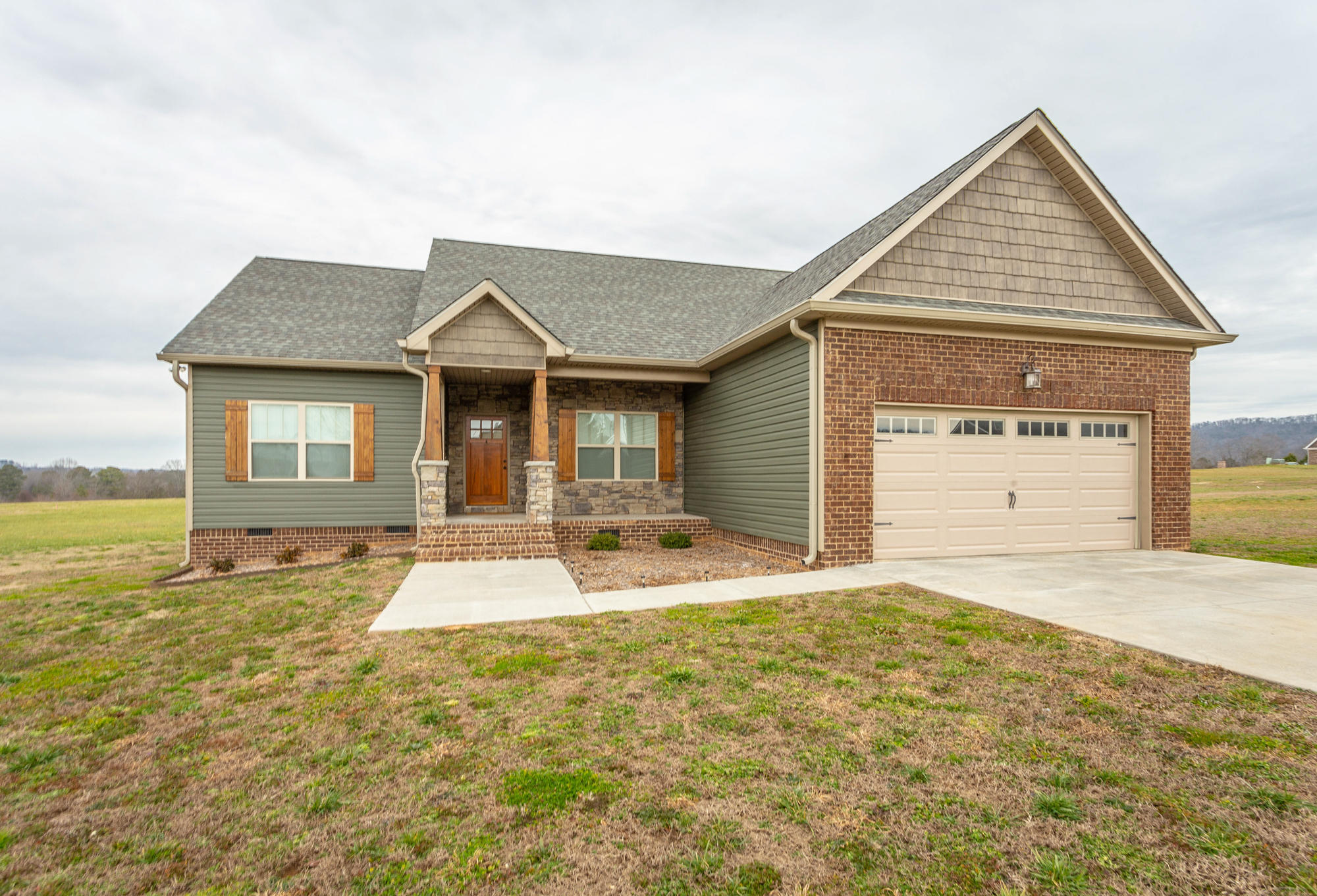 33 Farm View Circle Rock Spring, GA 30739 - Photo 1 of 27 Front of home