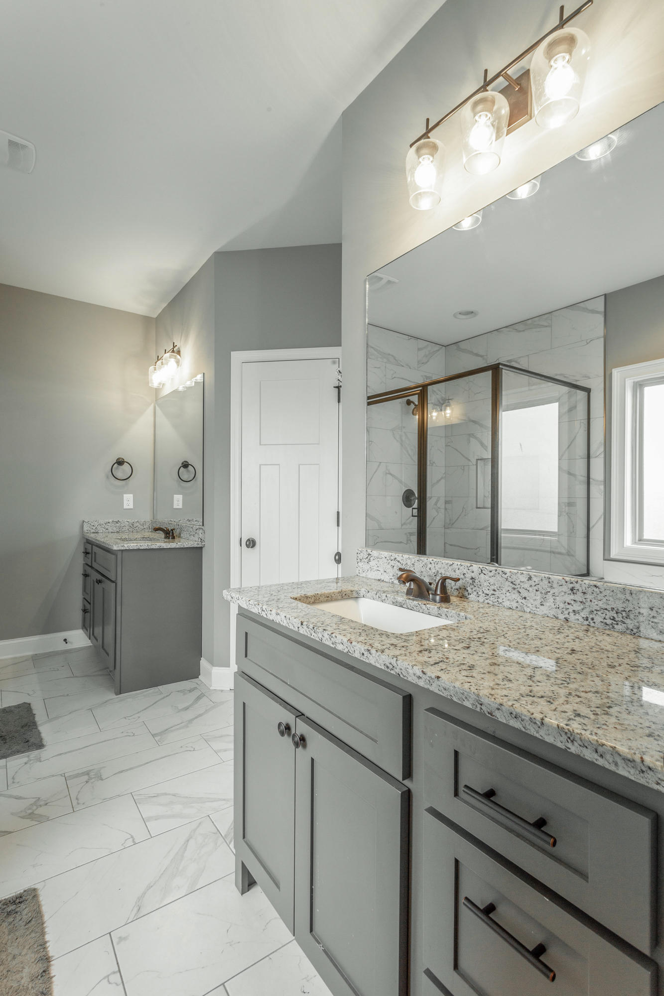 33 Farm View Circle Rock Spring, GA 30739 - Photo 16 of 27 Master bathroom