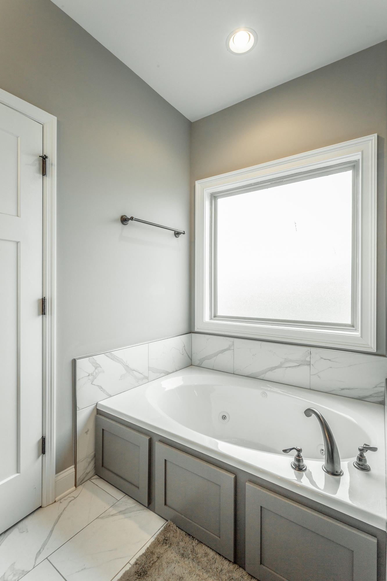 33 Farm View Circle Rock Spring, GA 30739 - Photo 18 of 27 Master bath
