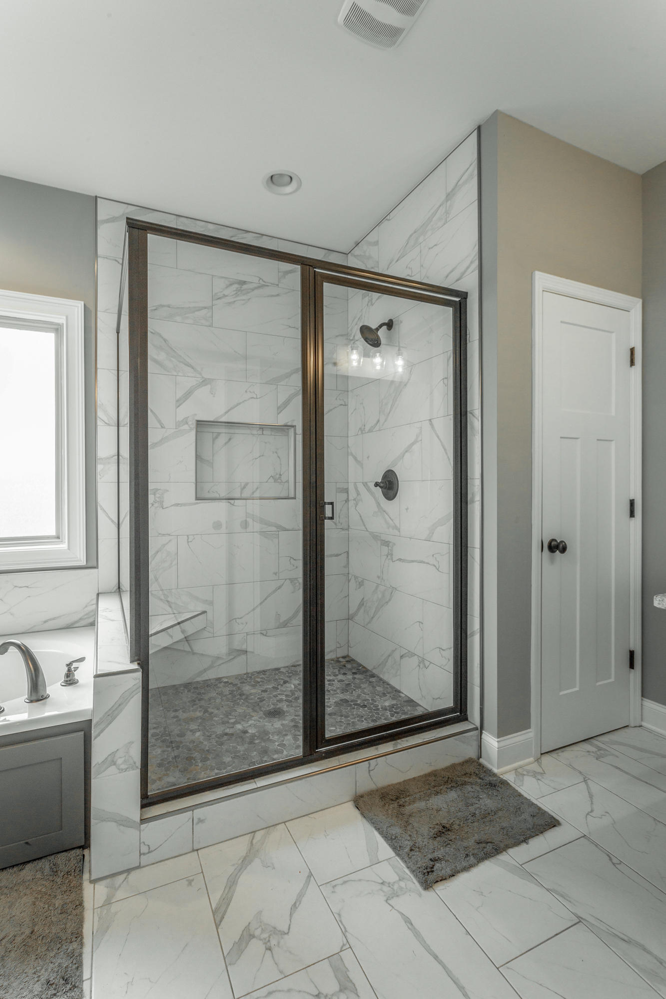 33 Farm View Circle Rock Spring, GA 30739 - Photo 19 of 27 Master shower