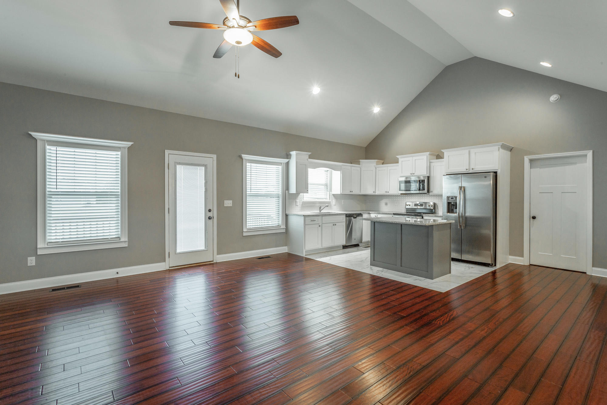 33 Farm View Circle Rock Spring, GA 30739 - Photo 10 of 27 Living area