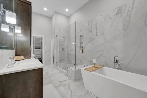 $7,200 | 19 Acorn Cluster Court, The Woodlands, TX 77381