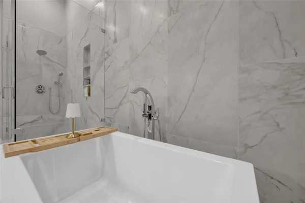 $7,200 | 19 Acorn Cluster Court, The Woodlands, TX 77381