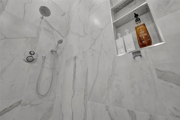 $7,200 | 19 Acorn Cluster Court, The Woodlands, TX 77381