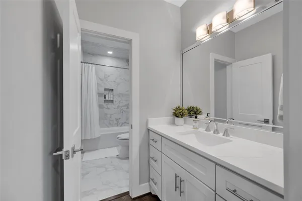 $7,200 | 19 Acorn Cluster Court, The Woodlands, TX 77381