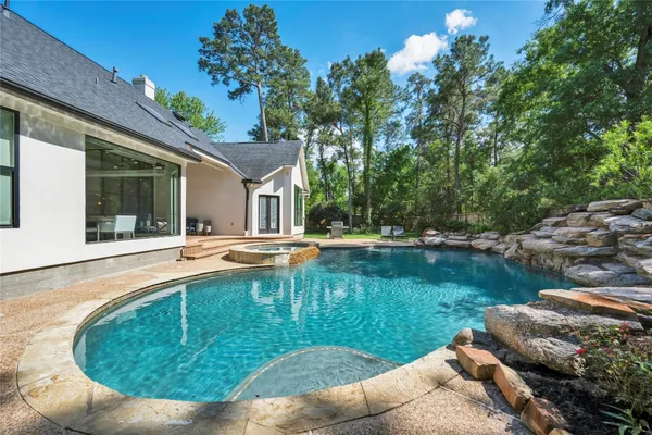 $7,200 | 19 Acorn Cluster Court, The Woodlands, TX 77381