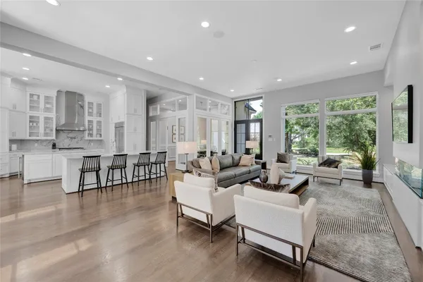 $7,200 | 19 Acorn Cluster Court, The Woodlands, TX 77381