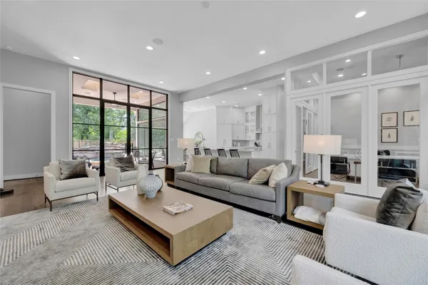 $7,200 | 19 Acorn Cluster Court, The Woodlands, TX 77381