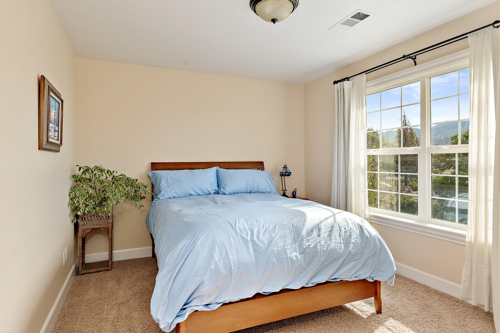 809 Buck Point Street Central Point, OR 97502 - Photo 24 of 45 24