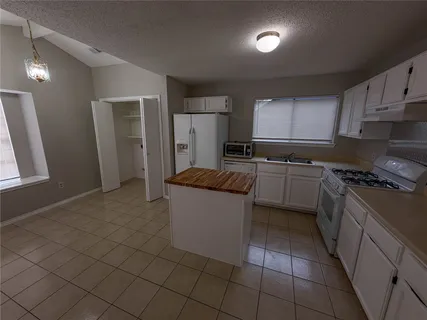 $2,100 | 6201 Avery Island Avenue, Austin, TX 78727