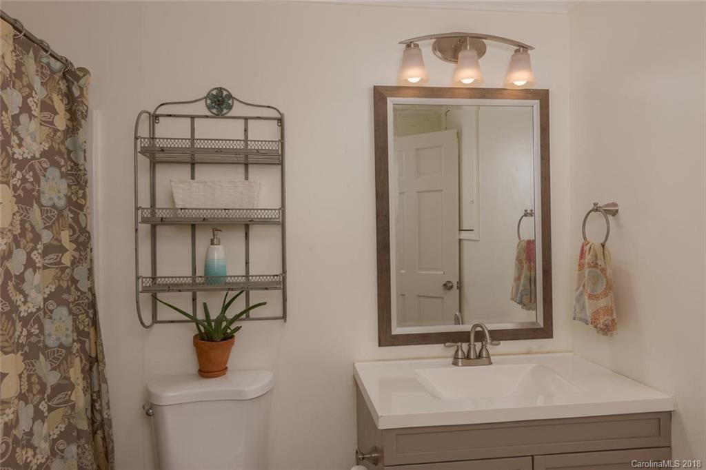 922 Old Fort Road Fairview, NC 28730 - Photo 12 of 23 Gallery Image 12