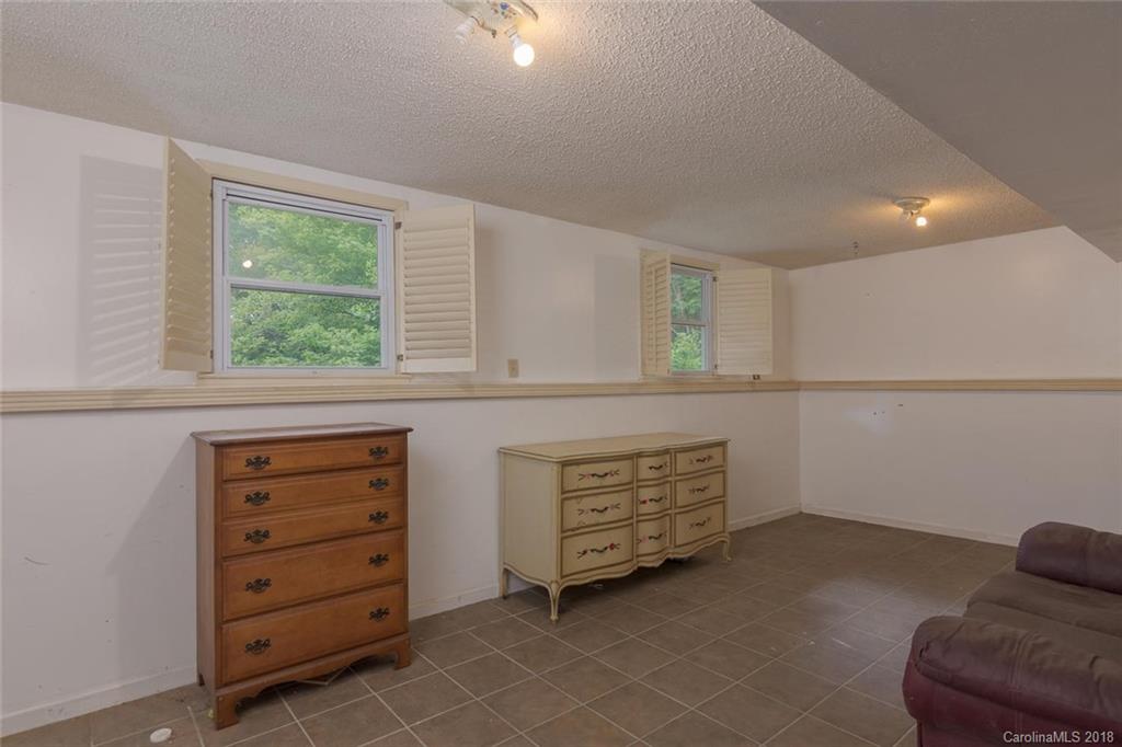 922 Old Fort Road Fairview, NC 28730 - Photo 17 of 23 Gallery Image 17