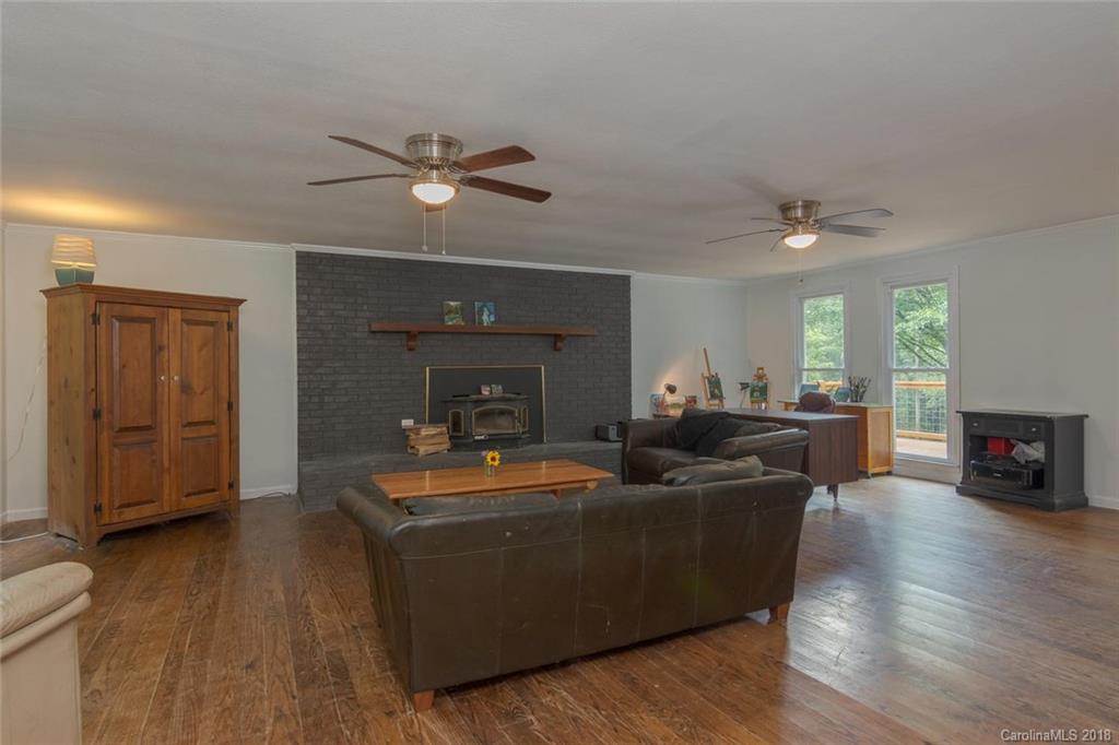 922 Old Fort Road Fairview, NC 28730 - Photo 5 of 23 Gallery Image 5