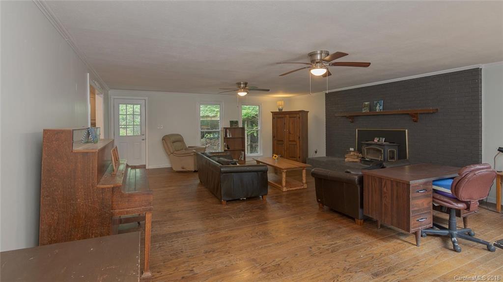 922 Old Fort Road Fairview, NC 28730 - Photo 7 of 23 Gallery Image 7