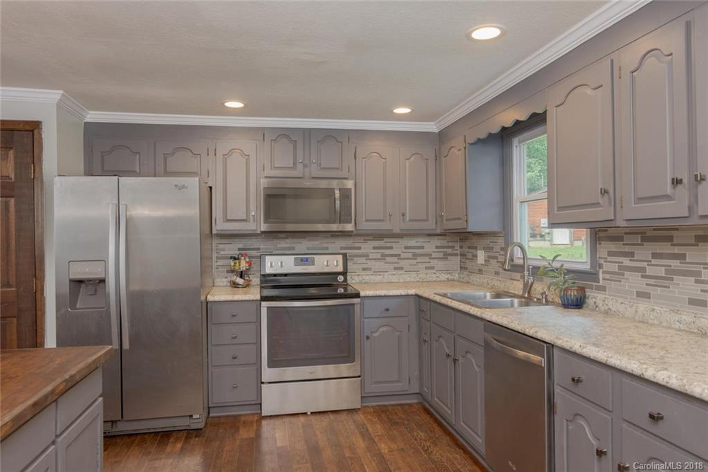 922 Old Fort Road Fairview, NC 28730 - Photo 9 of 23 Gallery Image 9