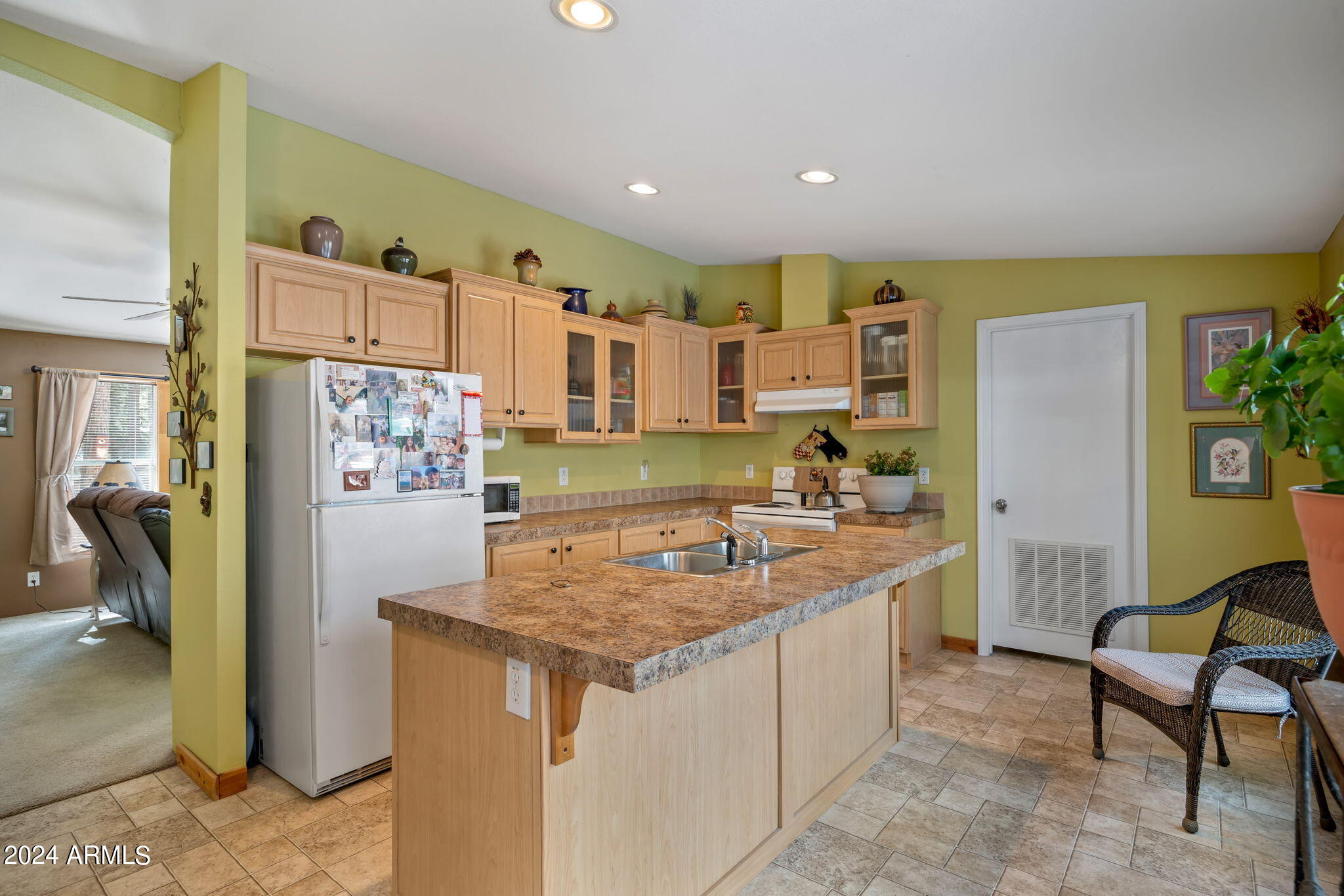 1884 Sierra Pine Loop Pinetop, AZ 85935 - Photo 6 of 23 1884SierraPineLoop-Pinetop-AZ-9