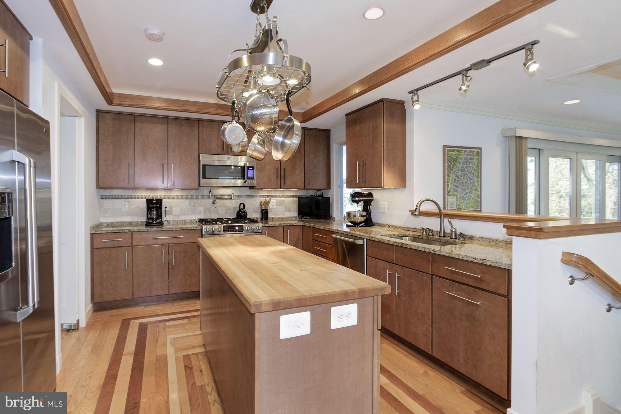 3207 Edgewood Road Kensington, MD 20895 - Photo 8 of 34 Gallery Image 8