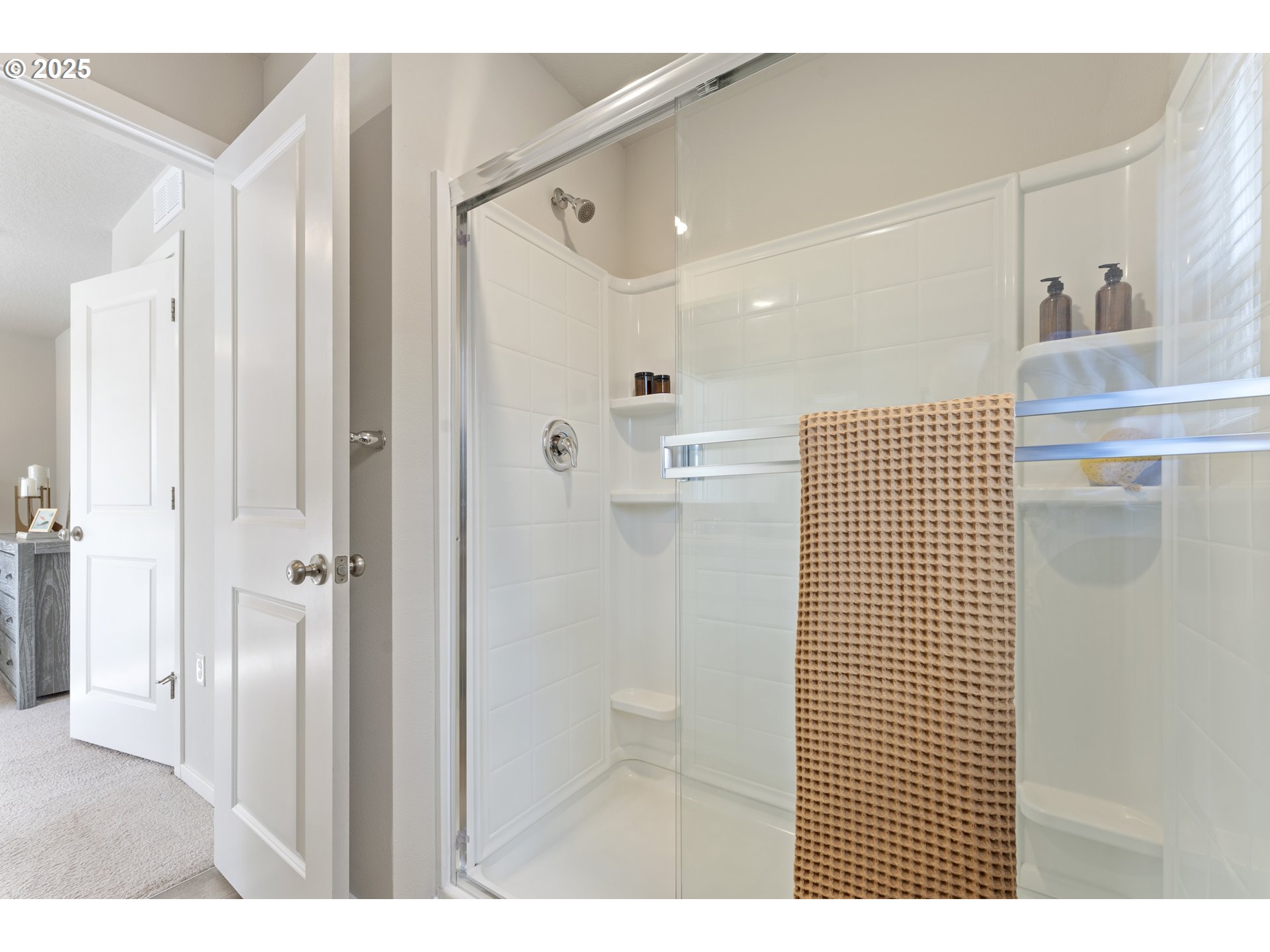 3314 Southwest 42nd Street Gresham, OR 97080 - Photo 25 of 38 a bathroom with a shower