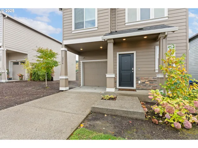 a view of entrance front of house