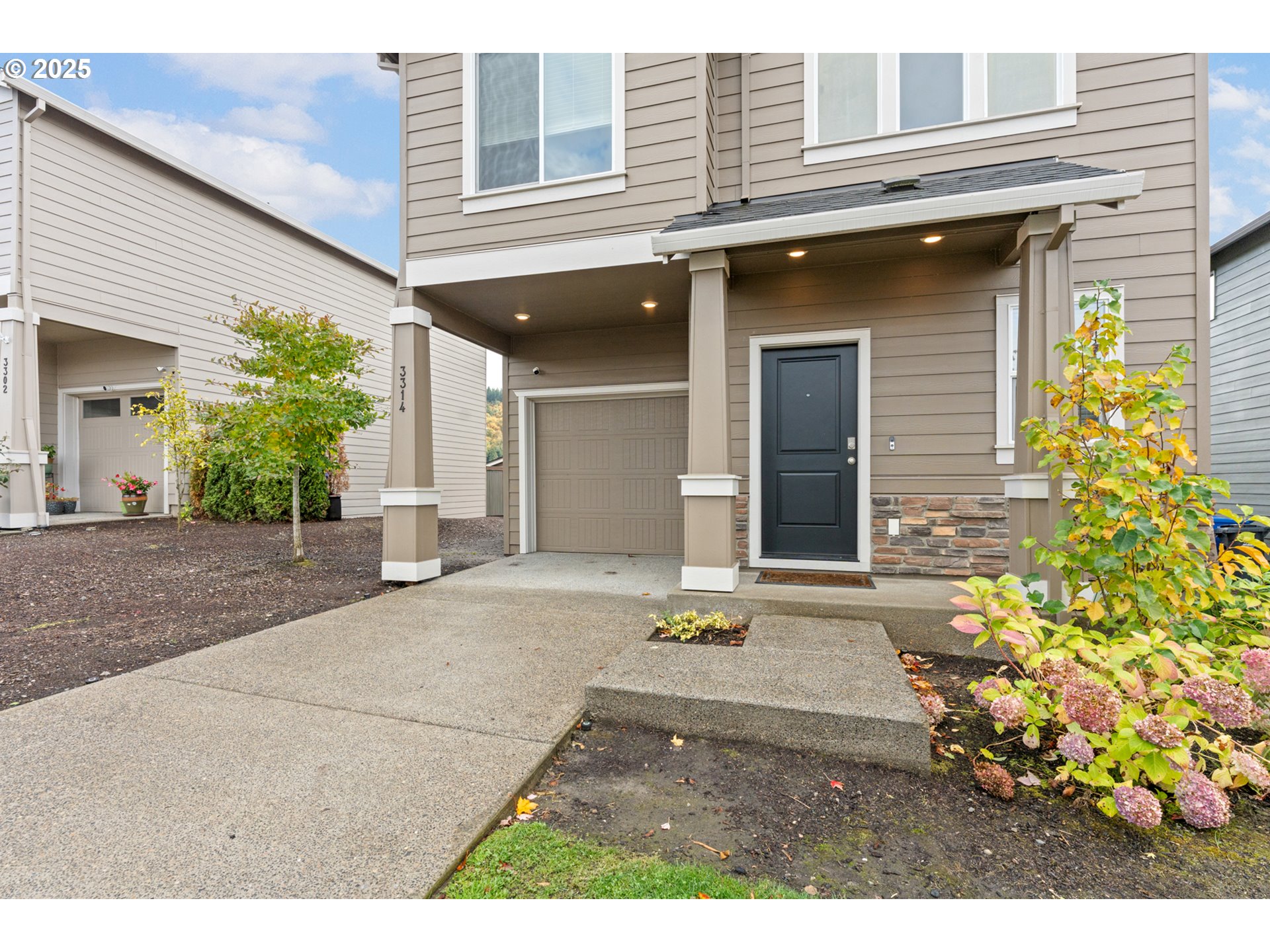 3314 Southwest 42nd Street Gresham, OR 97080 - Photo 4 of 38 a view of entrance front of house