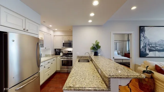 $799,900 | 27 Bowdoin Street, Unit 1B, Boston, MA 02114