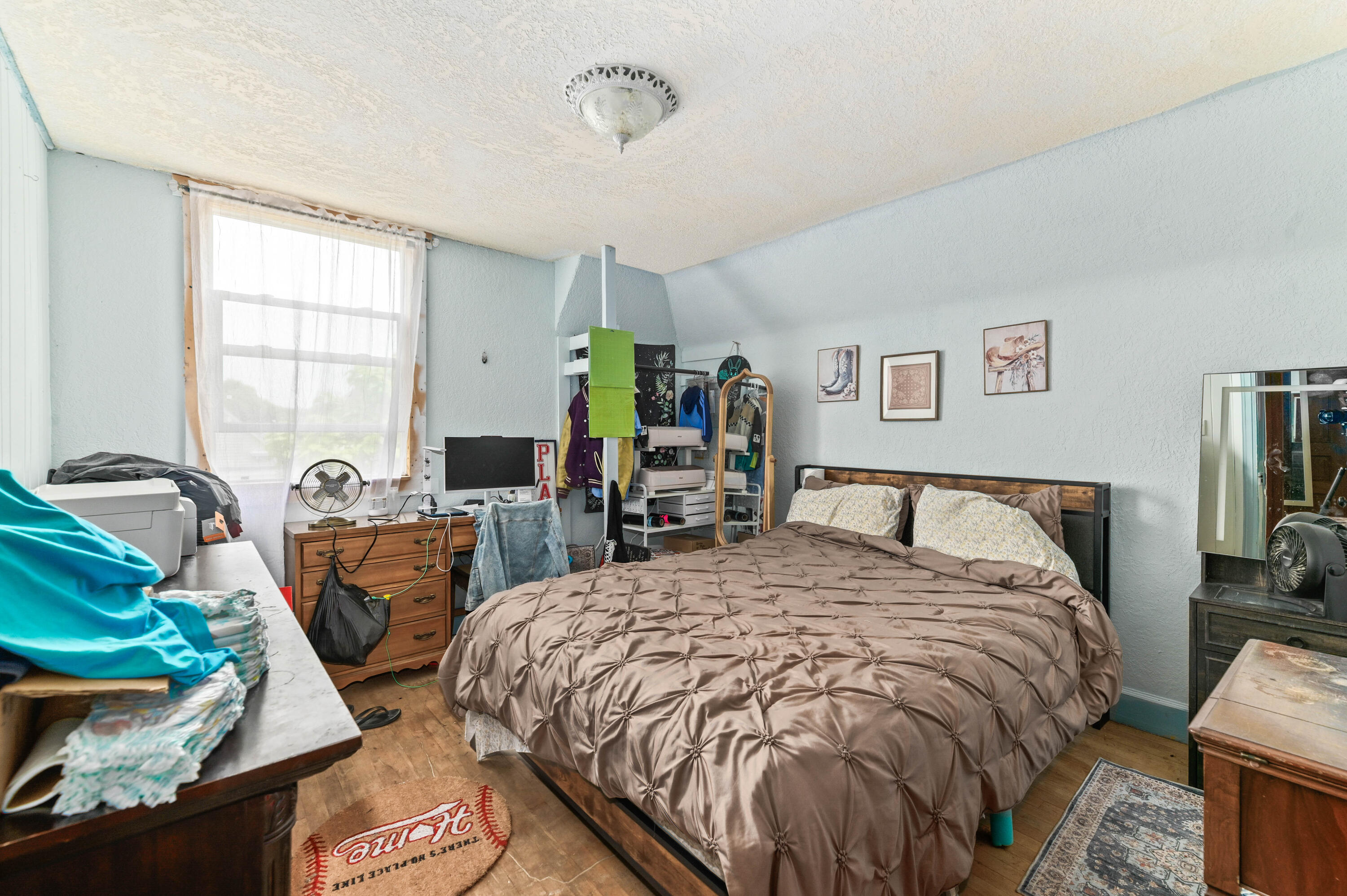 2437 South 29th Street Milwaukee, WI 53215 - Photo 11 of 28 Bedroom