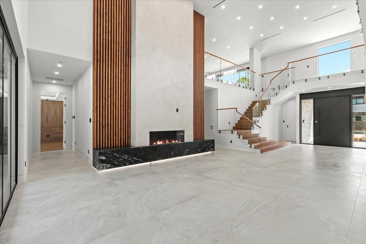 827 Bunker Hill Road Houston, TX 77024 - Photo 13 of 49 Gallery Image 13