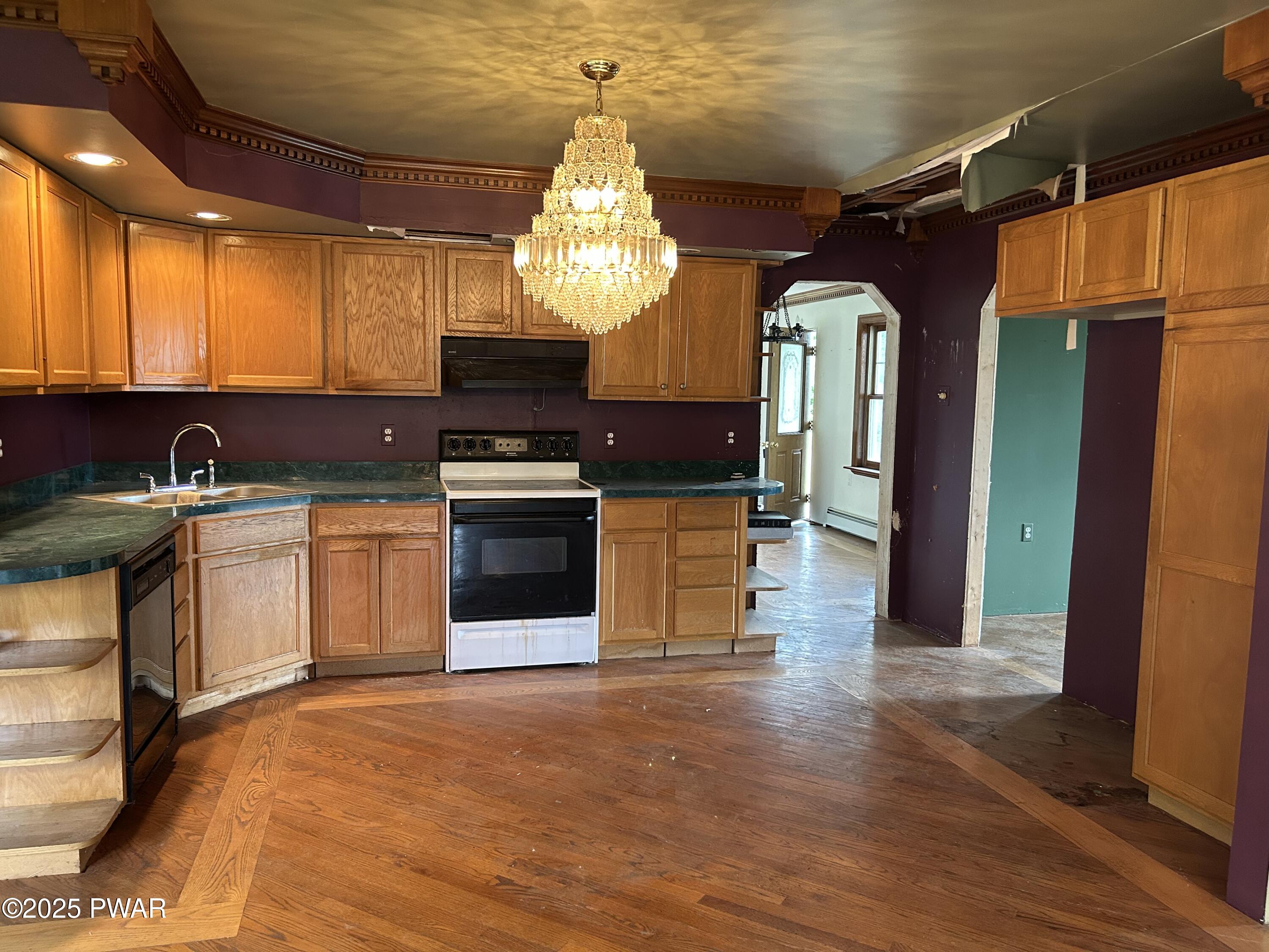 582 Spring Hill Road Moscow, PA 18444 - Photo 4 of 59 KITCHEN