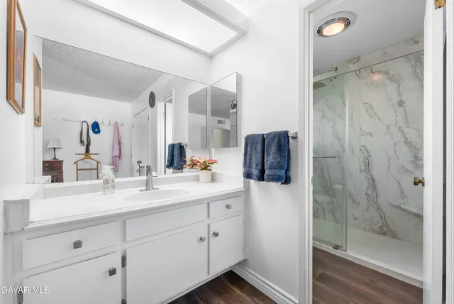 a view of a yard in front of house