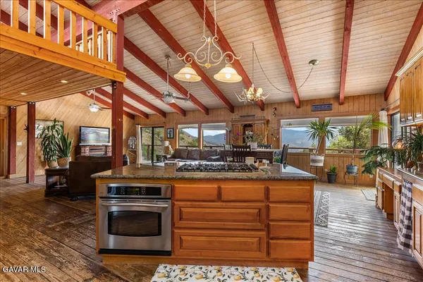 $582,500 | 25900 Columbia Way, Tehachapi, CA 93561