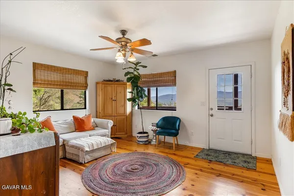 $582,500 | 25900 Columbia Way, Tehachapi, CA 93561