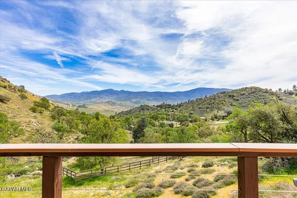 $582,500 | 25900 Columbia Way, Tehachapi, CA 93561
