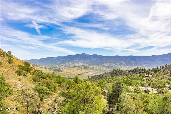 $582,500 | 25900 Columbia Way, Tehachapi, CA 93561