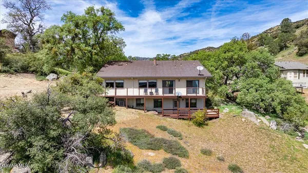 $582,500 | 25900 Columbia Way, Tehachapi, CA 93561