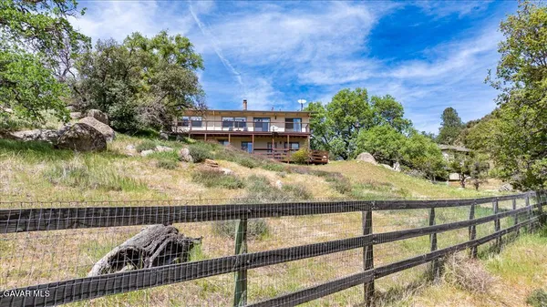 $582,500 | 25900 Columbia Way, Tehachapi, CA 93561