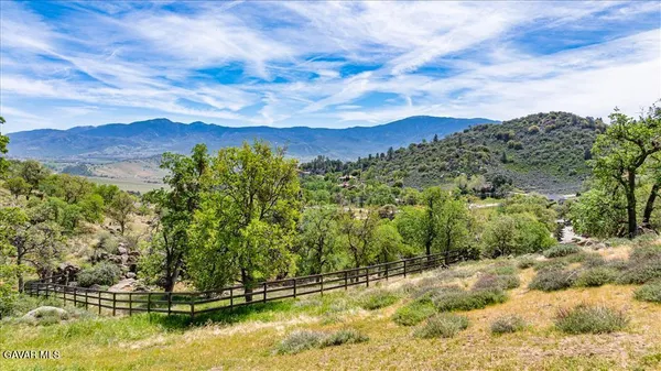 $582,500 | 25900 Columbia Way, Tehachapi, CA 93561
