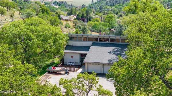 $582,500 | 25900 Columbia Way, Tehachapi, CA 93561