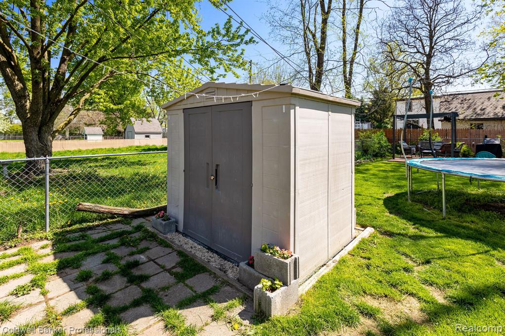 47760 Frederick Road Utica, MI 48317 - Photo 32 of 39