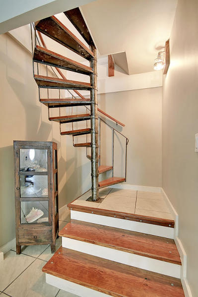 719 Windward Road Charleston, SC 29412 - Photo 19 of 33 Stairway