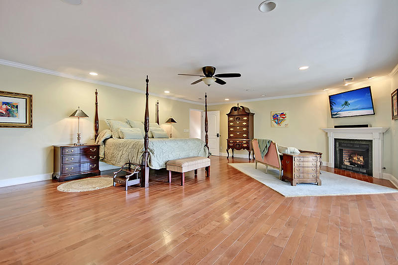 719 Windward Road Charleston, SC 29412 - Photo 22 of 33 Master bedroom