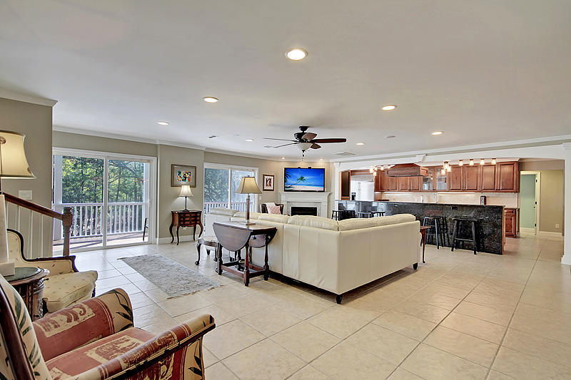 719 Windward Road Charleston, SC 29412 - Photo 7 of 33 Living Room