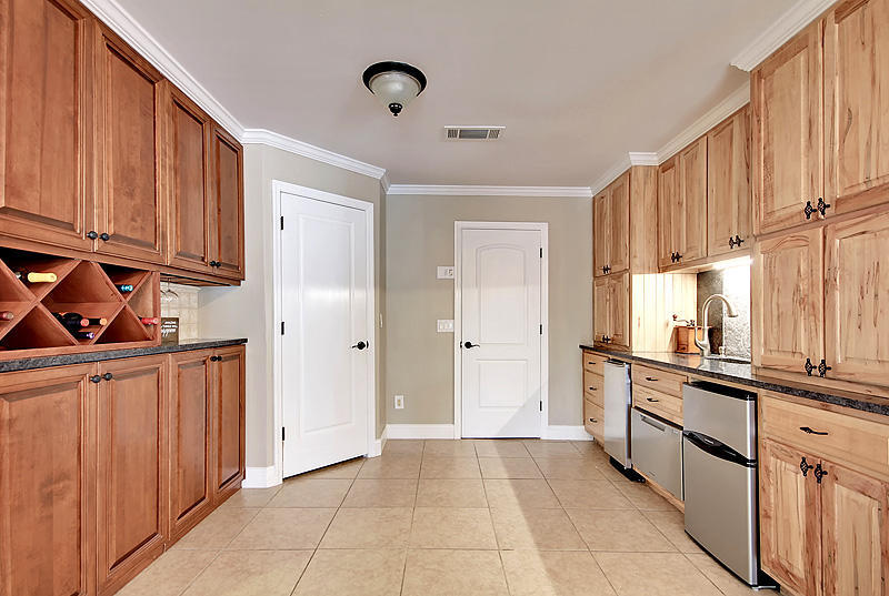 719 Windward Road Charleston, SC 29412 - Photo 8 of 33 Kitchen