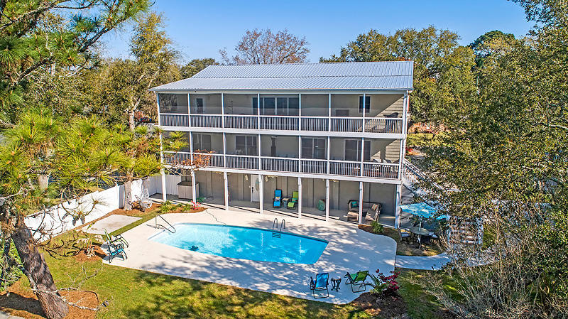 719 Windward Road Charleston, SC 29412 - Photo 10 of 33 Backyard