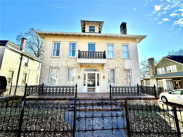 $264,900 | 1920 Clay Street, St. Joseph, MO 64501