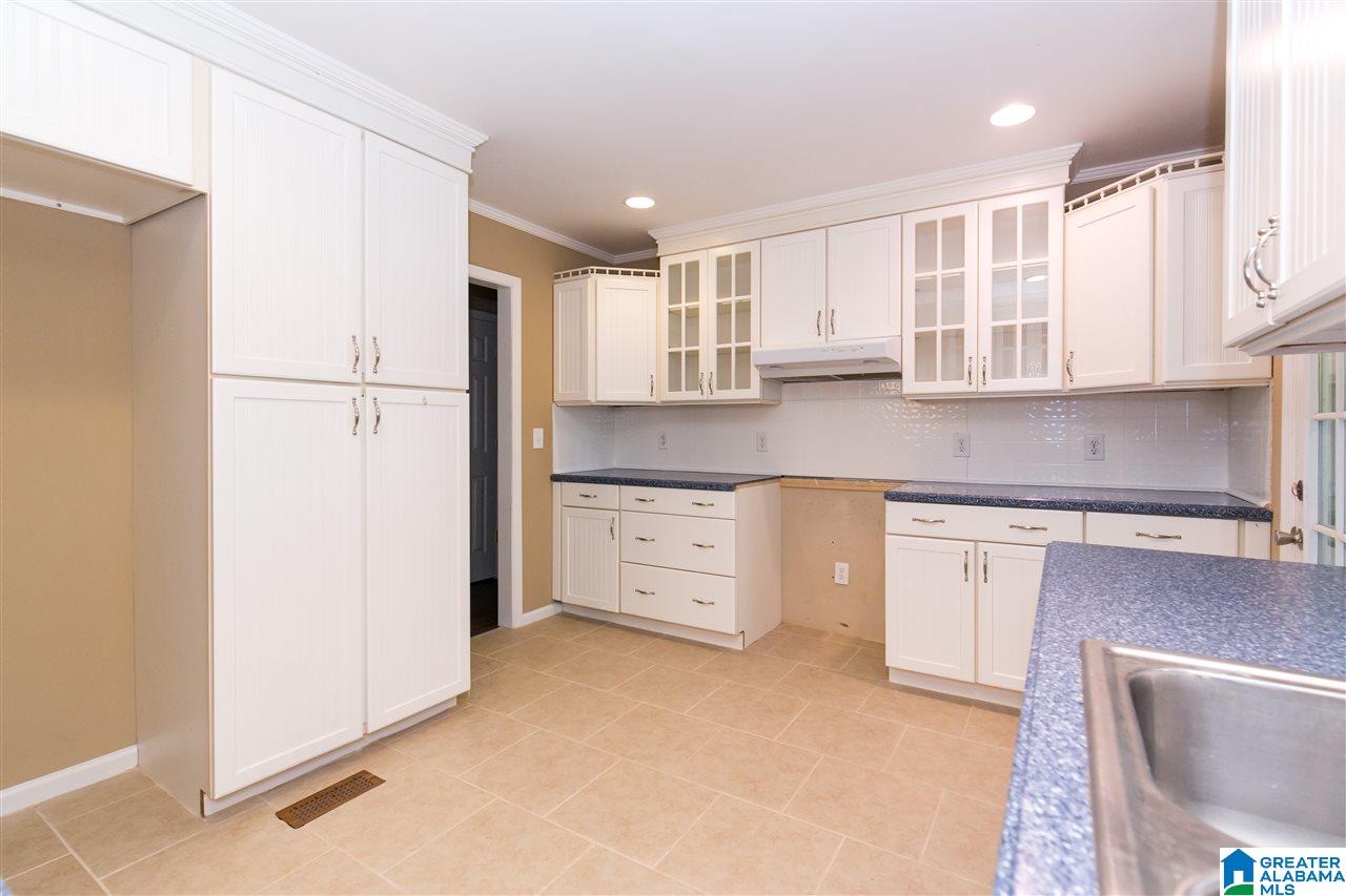 1074 Sunhill Road Northwest Birmingham, AL 35215 - Photo 13 of 39