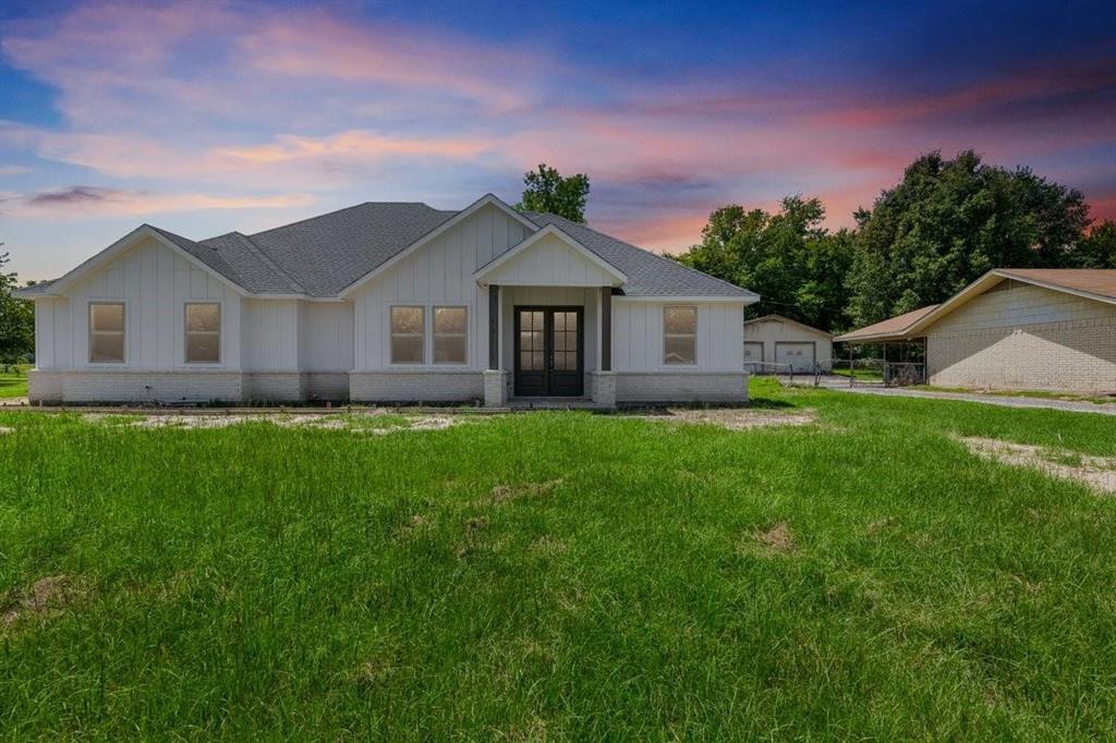 180 Nix Drive Emory, TX 75440 - Photo 16 of 17 a front view of house with yard and green space