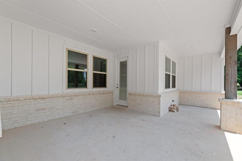 180 Nix Drive Emory, TX 75440 - Photo 9 of 17 a view of empty room with window