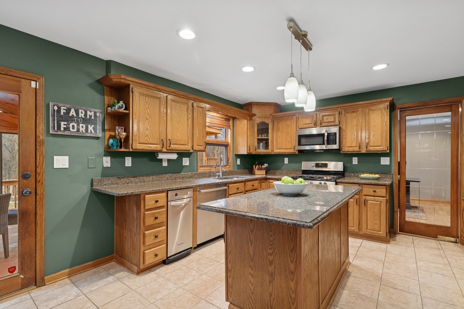 17543 Hawk Court Gurnee, IL 60031 - Photo 3 of 16