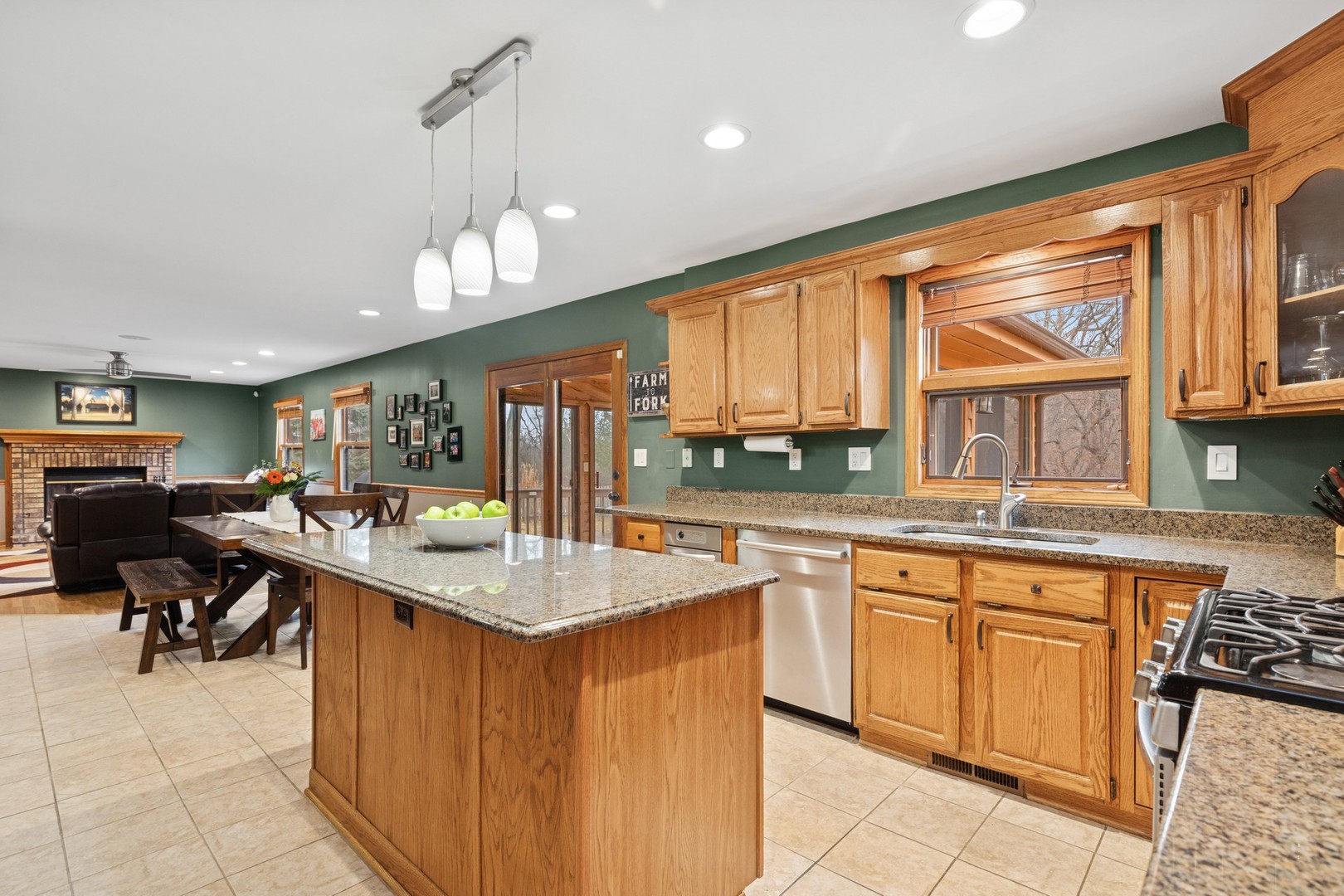 17543 Hawk Court Gurnee, IL 60031 - Photo 4 of 16